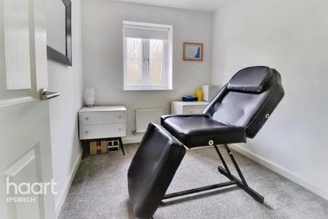 16 Popular Road, Great Blakenham, Ipswich, IP6 0GN