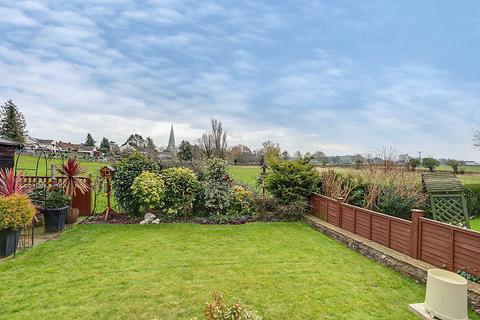 52 Colchester Close, Westbury-on-severn, GL14 1PU