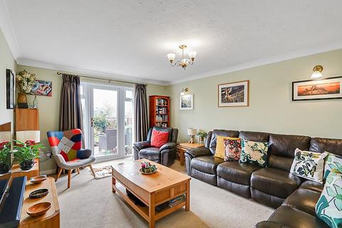 52 Colchester Close, Westbury-on-severn, GL14 1PU