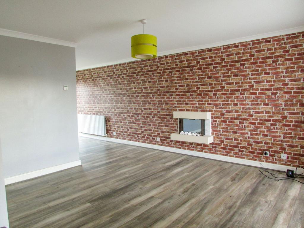 Augustus Drive, Bedlington, Northumberland, NE22 6LE 3 bed semi