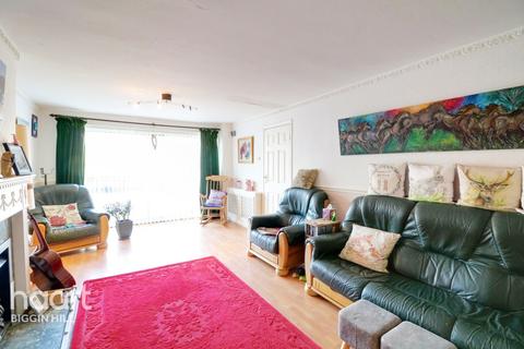 2 Whitby Close, Biggin Hill, Westerham, TN16 3NX