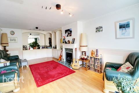 2 Whitby Close, Biggin Hill, Westerham, TN16 3NX