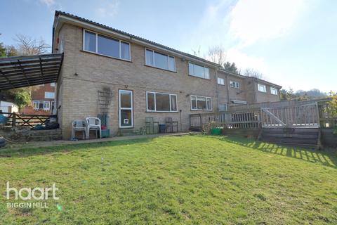 2 Whitby Close, Biggin Hill, Westerham, TN16 3NX