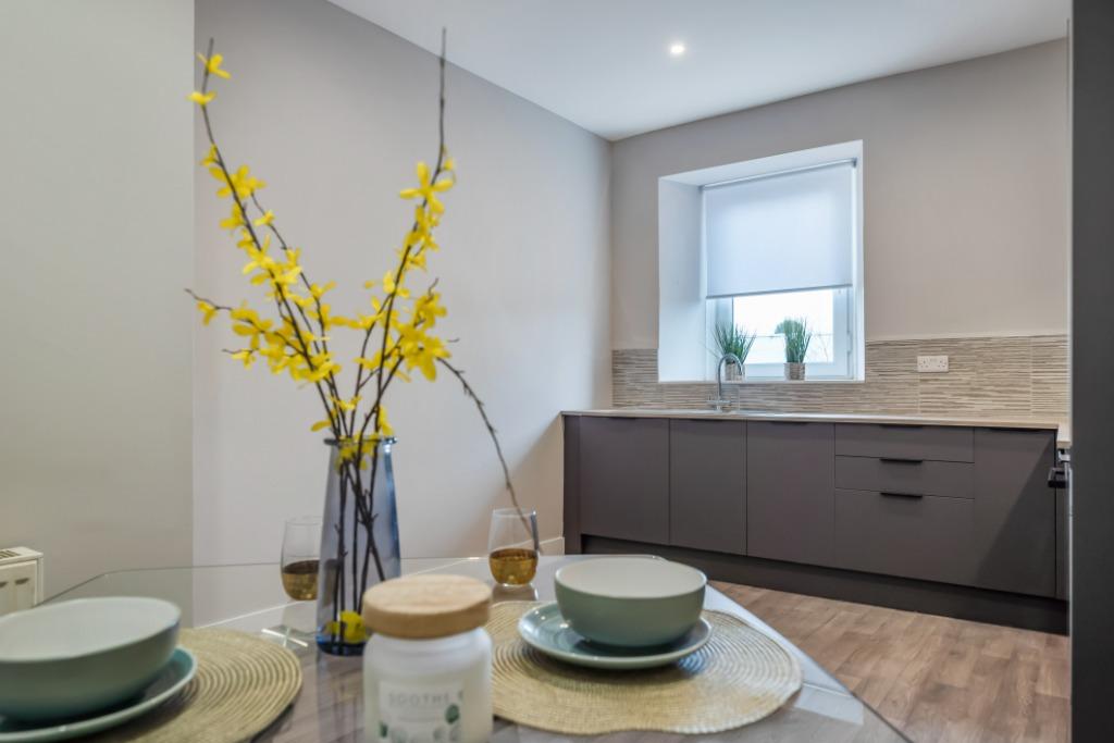 Main Street, Flat 3, Callander, Stirling, FK17 8BG 2 bed apartment £