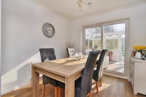 11 Wendover Gardens, Brentwood, CM13 2JE