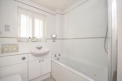11 Wendover Gardens, Brentwood, CM13 2JE