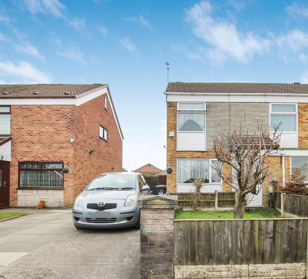 Drive, AshtoninMakerfield... 3 bed semidetached house £160,000
