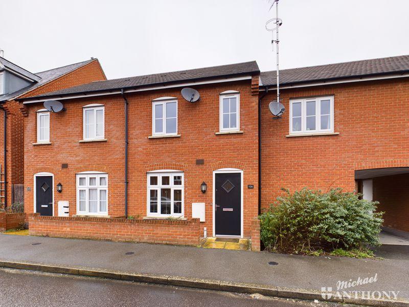 Prince Rupert Drive, Aylesbury 2 bed terraced house £280,000