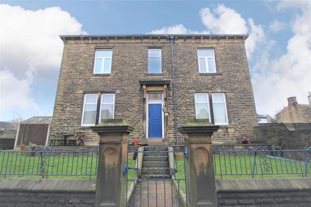 East View, Clayton Heights, Bradford 3 bed end of terrace house £250,000