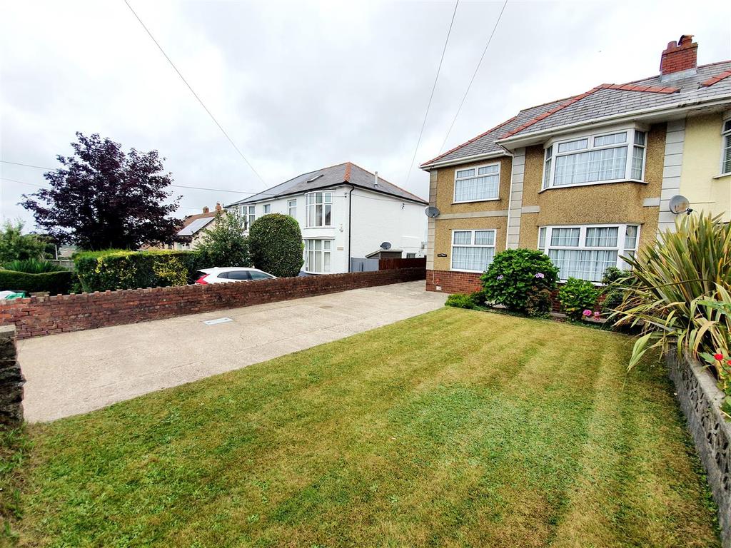 Glebe Road, Loughor, Swansea 3 bed semidetached house £240,000