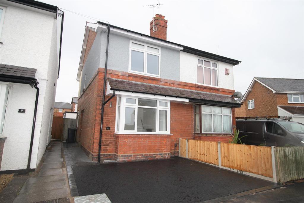 Malvern Road, Redditch 3 bed semidetached house £975 pcm (£225 pw)