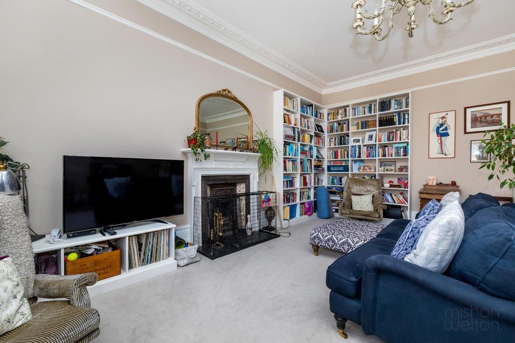 Fourth Avenue, Hove 2 bed apartment £1,950 pcm (£450 pw)