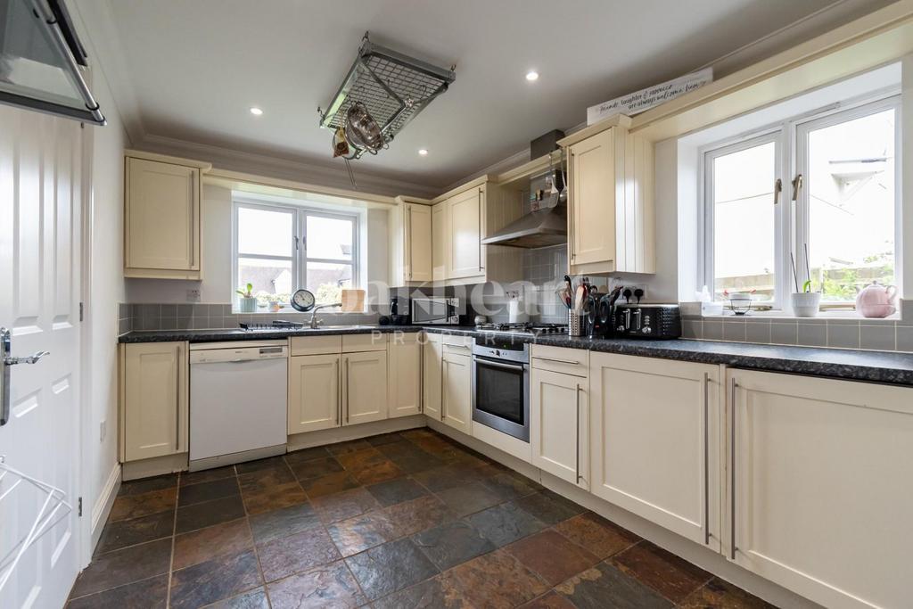 Turner Road, Colchester 5 bed detached house for sale £475,000