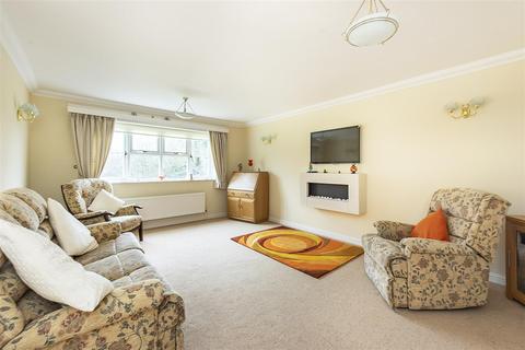 2 bedroom flat for sale - Hitherfield Lane, Harpenden
