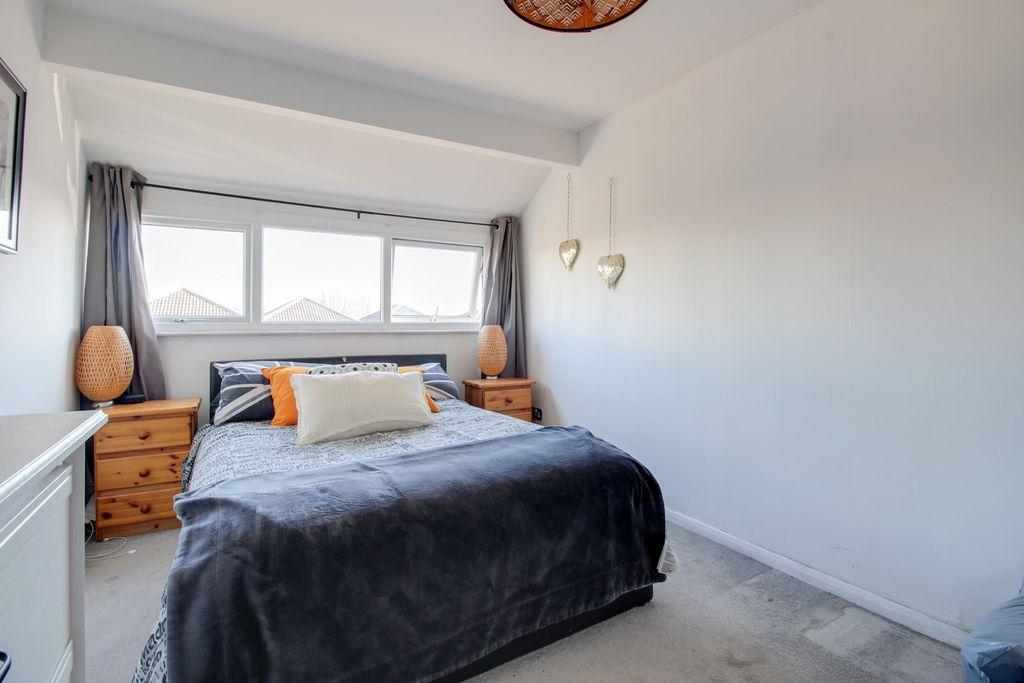 Bedroom 1 (Double)