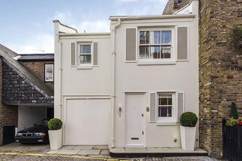 66 Adam & Eve Mews, London, W8 6UJ