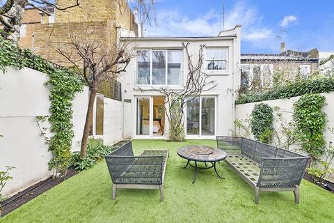 66 Adam & Eve Mews, London, W8 6UJ