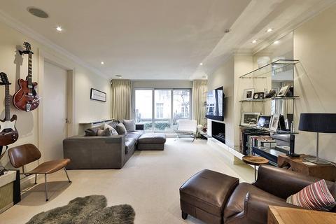 66 Adam & Eve Mews, London, W8 6UJ