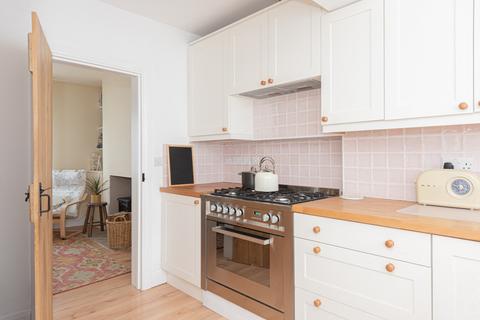 17 Ottways Lane, Ashtead, KT21 2PF