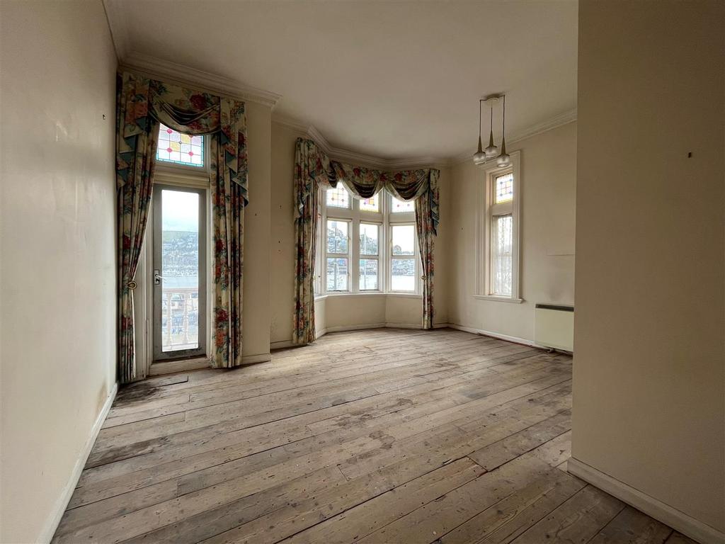 Living Room.jpg