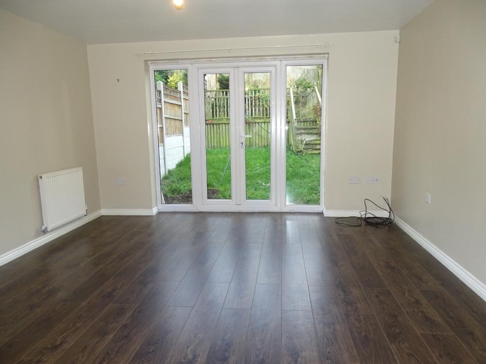 THE PARK, JAMES ST,LEABROOKS,RIDDINGS 3 bed semidetached house £850