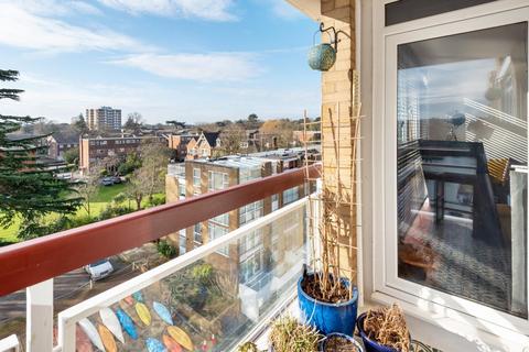 29 Thamespoint, Teddington, TW11 9PP