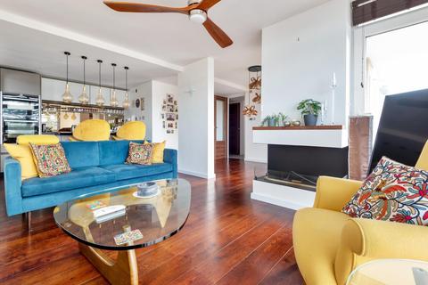 29 Thamespoint, Teddington, TW11 9PP