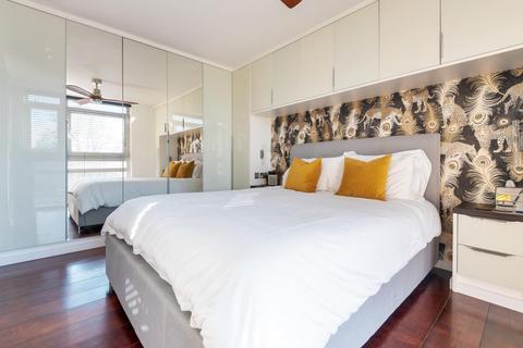 29 Thamespoint, Teddington, TW11 9PP