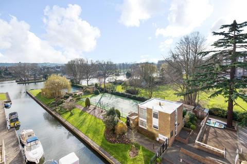 29 Thamespoint, Teddington, TW11 9PP