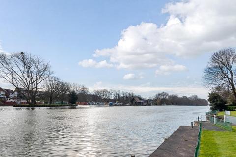 29 Thamespoint, Teddington, TW11 9PP