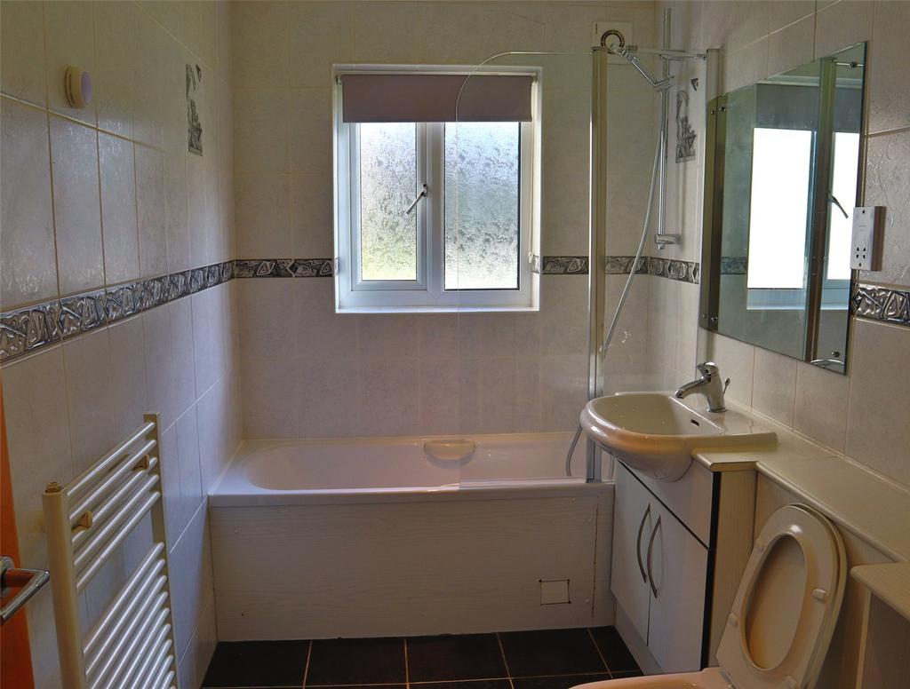 Kings Court, Kings Mill Lane, Huddersfield, West Yorkshire, HD1 2 bed