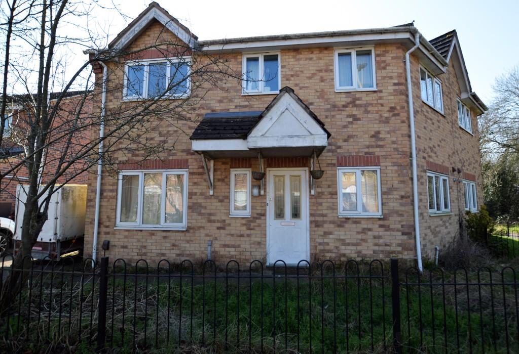Copse Close, Leicester, Leicestershire 3 bed semidetached house £200,000