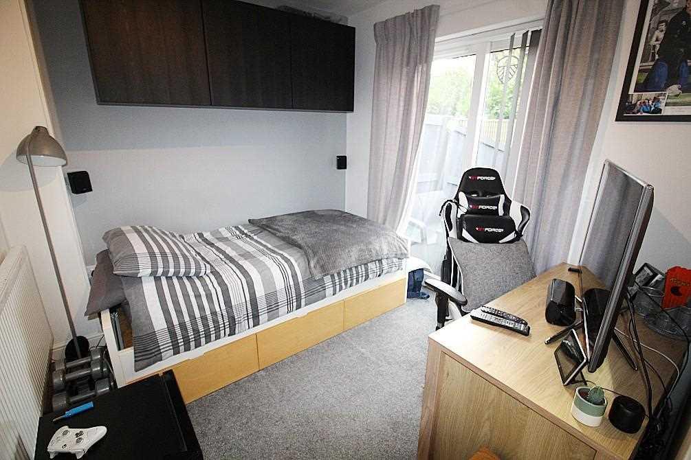 Heatherdale Close, Wheatley, Halifax 4 bed semidetached house £229,950