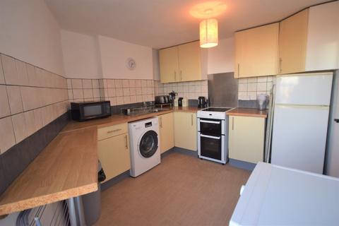 2 bedroom flat to rent, Fore Street, Northam, EX39