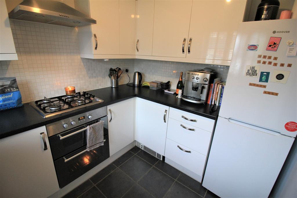 Vanguard Chase, Norwich NR5 2 bed semidetached house £925 pcm (£213 pw)