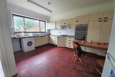 4 bedroom terraced house to rent - Hursbourne Gardens, Barking