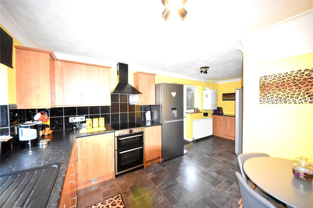 Holtspur Lane, Wooburn Green, Buckinghamshire, HP10 3 bed semidetached