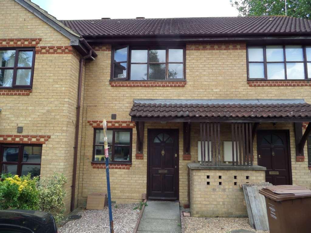 Augusta Close, Gillingham 2 bed terraced house £950 pcm (£219 pw)
