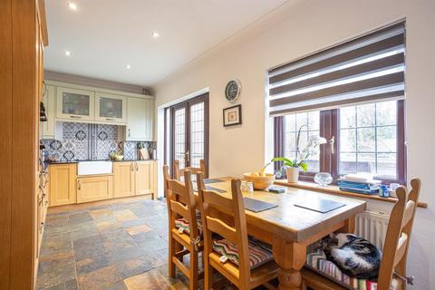 8 Tennyson Way, Hornchurch, RM12 4BU