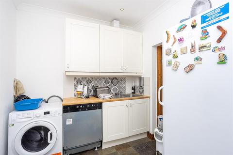 8 Tennyson Way, Hornchurch, RM12 4BU