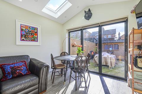 18 Cheselden Road, Guildford, GU1 3SB