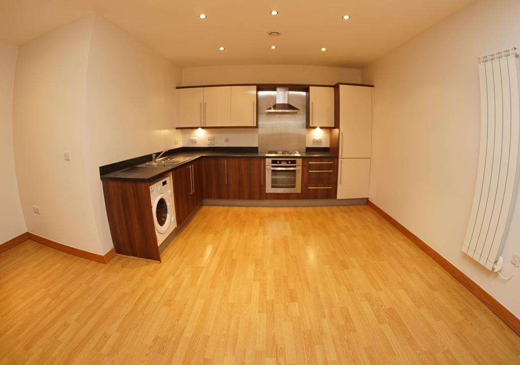 East Float Quay, Dock Road... 2 bed flat £650 pcm (£150 pw)