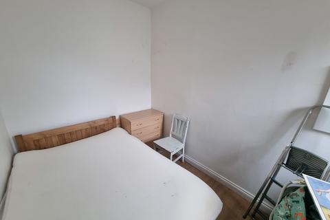 2 bedroom flat to rent - Claude Place, Roath, Cardiff