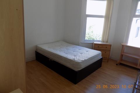 2 bedroom flat to rent - Claude Place, Roath, Cardiff