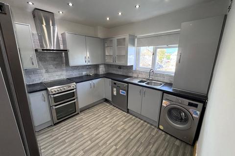 3 bedroom apartment to rent, Bath Road, Harmondsworth, Greater London, UB7