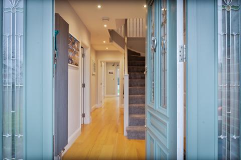 48 Broadmead Avenue, Worcester Park, KT4 7SW