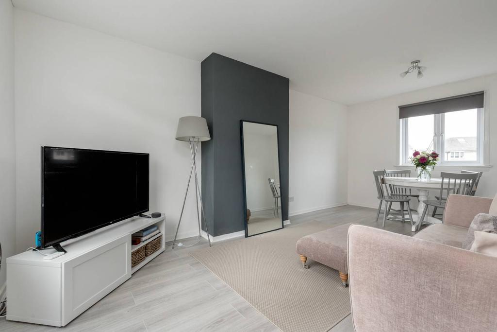 21 Forthview Road, Currie, EH14 5QE 2 bed end of terrace house £225,000