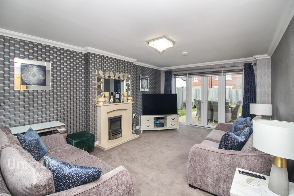 Townshill Drive, Kirkham, PR4 5 bed detached house £425,000