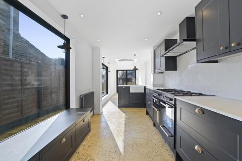 98 Godwin Road, London, E7 0LP