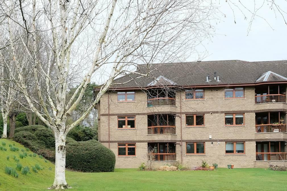 86/2 Barnton Park View, EDINBURGH... 3 bed ground floor flat £390,000